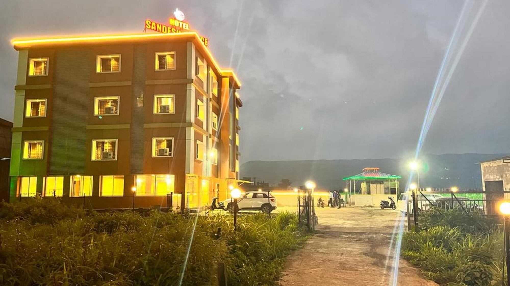 Hotel Sandesh Palace Lonavala Dış mekan fotoğraf